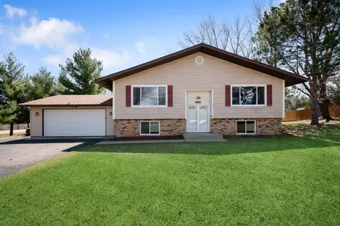 630 Grove Ave, Shoreview, MN 55126
