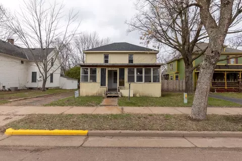 607 N Cascade St, Osceola, WI 54020