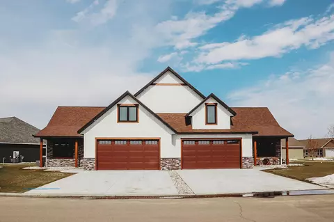 683 8th Ave SW, Perham, MN 56573