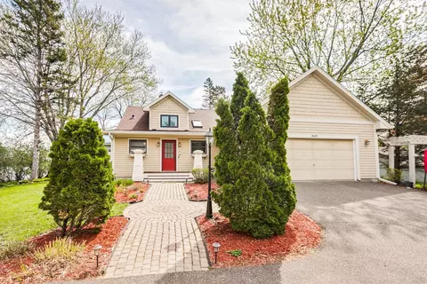 28495 Johnson Ln, Chisago City, MN 55013
