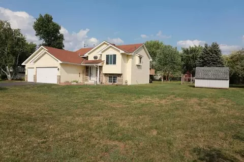 13166 Elgin Dr NW, Elk River, MN 55330