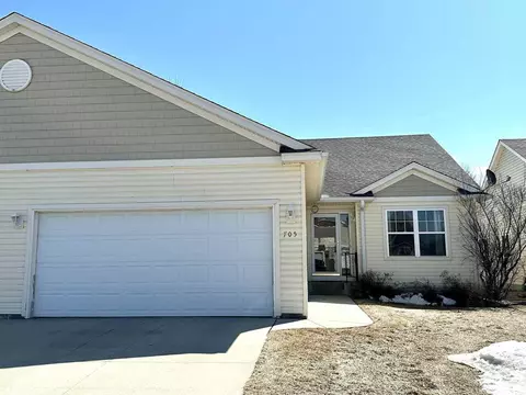 705 Tomahawk Ct, Madison Lake, MN 56063