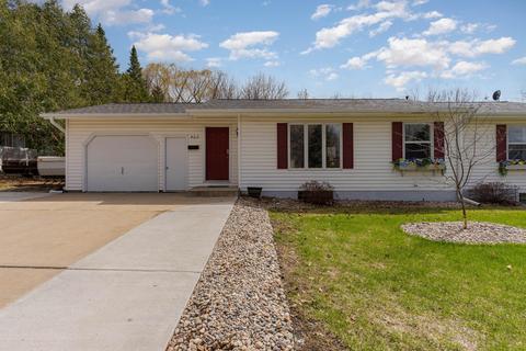 402 7th St NE, New Prague, MN 56071