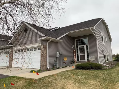 613 Southbridge Dr, Northfield, MN 55057