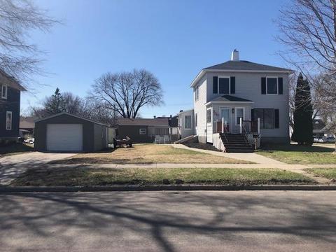 700 SW 3rd St, Waseca, MN 56093
