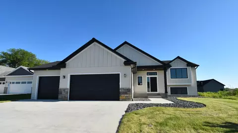1303 15th St NE, Kasson, MN 55944