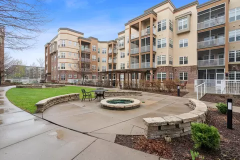 2405 39th Ave NE #206, Saint Anthony, MN 55421