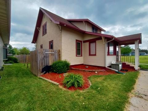 106 SE 2nd St SE, Bertha, MN 56437