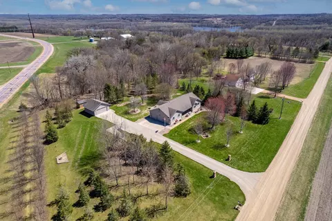 22345 Crahan Ln, Belle Plaine, MN 56011