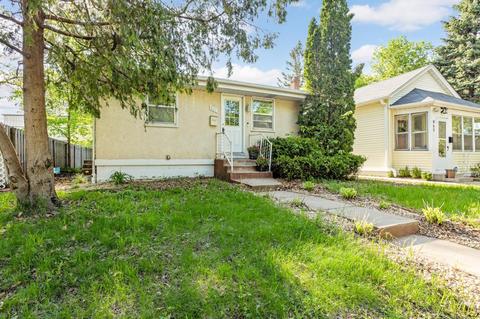 861 Howell St N, Saint Paul, MN 55104
