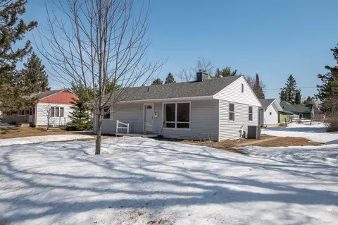 18 S 6th St W, Aurora, MN 55705