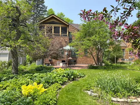 1384 E Como Blvd, Saint Paul, MN 55117 photo 2