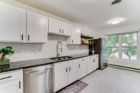 717 Larpenteur Ave E #717E, Maplewood, MN 55117