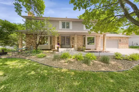 1745 Chatham Ave, Arden Hills, MN 55112