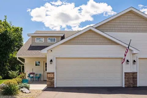 31297 Prairie Ct, Stacy, MN 55079
