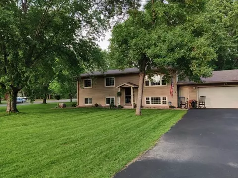 2710 Park Dr, Saint Cloud, MN 56303