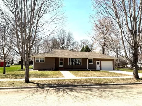 405 N Broadway St, Ellsworth, MN 56129