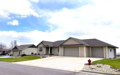 119 Sunview Dr, Adrian, MN 56110