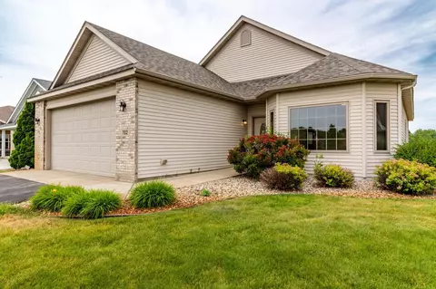 702 Graceview Dr, Saint Joseph, MN 56374