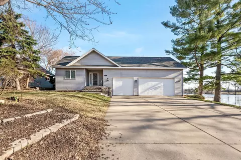 533 E 1st St, New Richmond, WI 54017