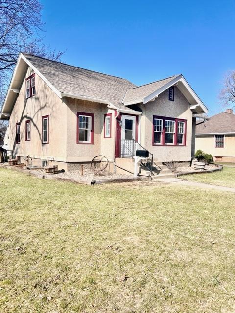 615 E 4th St, Redwood Falls, MN 56283