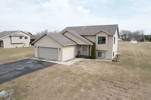 1206 6th Ave NW, Perham, MN 56573
