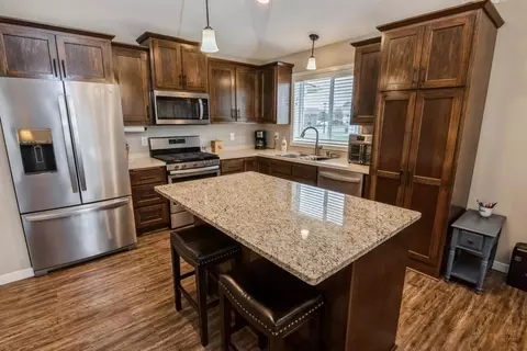 1302 Maplewood Ave SW, Isanti, MN 55040