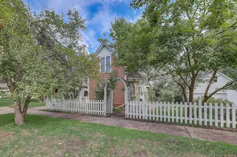 809 Oak St, Hudson, WI 54016