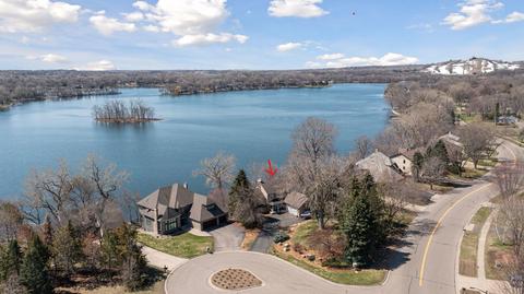 1013 Crystal Lake Rd E, Burnsville, MN 55306