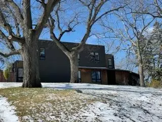 808 Meadow Ln S, Golden Valley, MN 55416