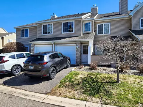 2225 Ranchview Ln N #8, Plymouth, MN 55447