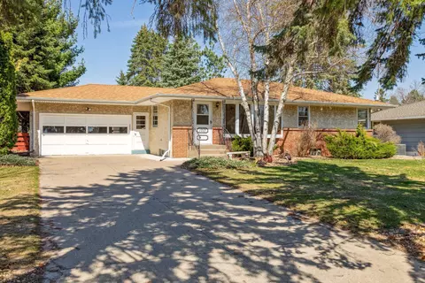 1717 Millwood Ave, Roseville, MN 55113