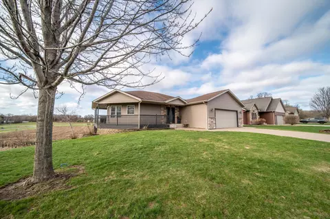 1608 Rimrock Rd, Saint Charles, MN 55972