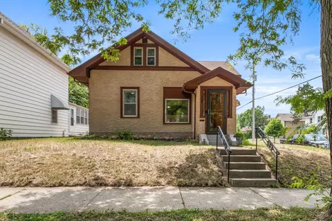 400 19th Ave NE, Minneapolis, MN 55418