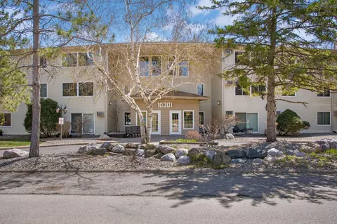 10301 Cedar Lake Rd #212, Minnetonka, MN 55305