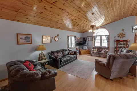 13789 Chisholm Rd, Brainerd, MN 56401 photo 2