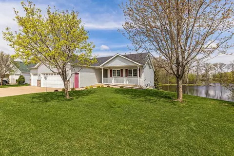 1121 Oak Pond Dr, Sartell, MN 56377