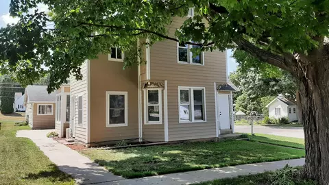 217 Oak St N, Mabel, MN 55954