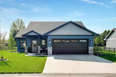 350 Ladd Ln, Osceola, WI 54020