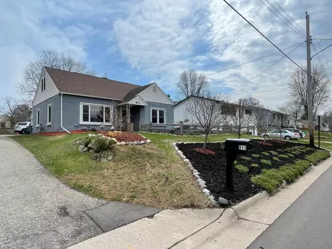 811 Spruce Dr, La Crescent, MN 55947