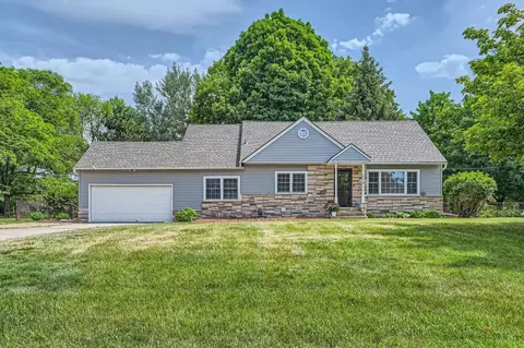 115 Mission Rd W, Bloomington, MN 55420