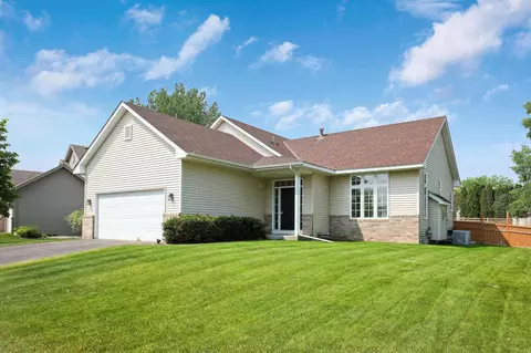 1556 Windsor Dr S, Shakopee, MN 55379