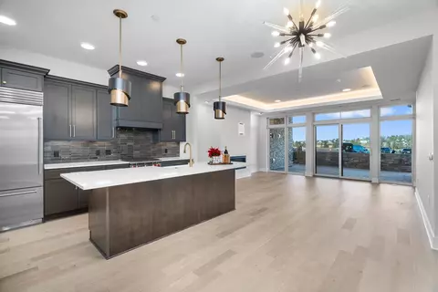 1 Hill Farm Rd #103, North Oaks, MN 55127