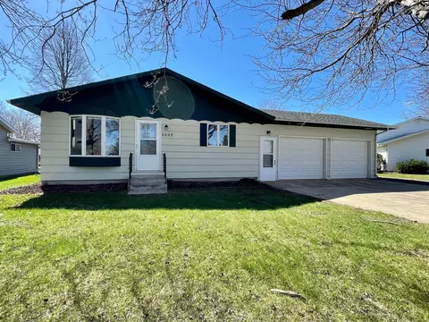 1337 3rd Ave, Brewster, MN 56119