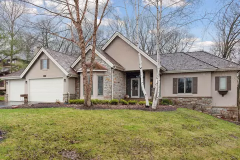 6540 Shadow Ln, Chanhassen, MN 55317