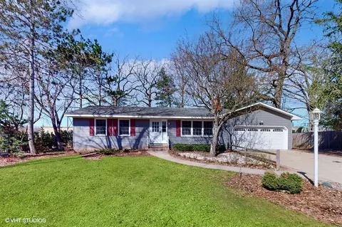 1848 Lamplight Dr, Woodbury, MN 55125