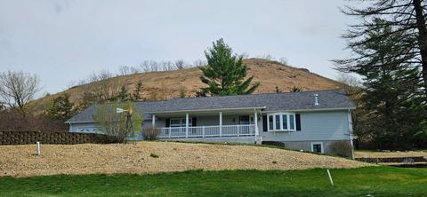 6159 Country Club Rd, Houston, MN 55943