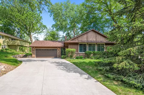 308 Hillcrest Ln, Burnsville, MN 55337
