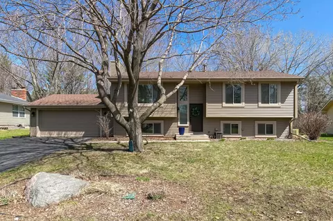10790 Fieldcrest Rd, Eden Prairie, MN 55344