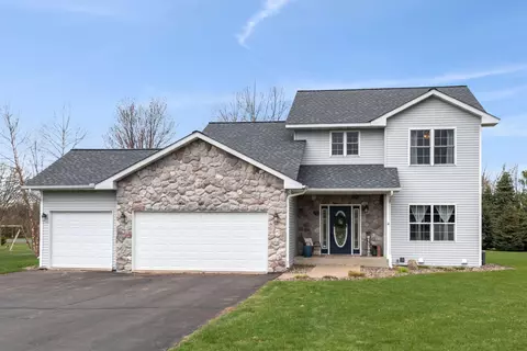 466 Dylan Ct, Hudson, WI 54016